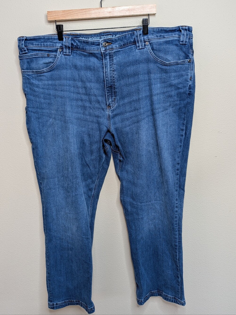 Duluth Trading Co Ballroom Double Flex Jeans Relaxed Fit Medium Wash 46x30